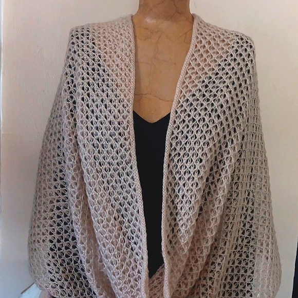 Soft Weave Beautiful Eternity Scarf/Shawl - Picture 1 of 6
